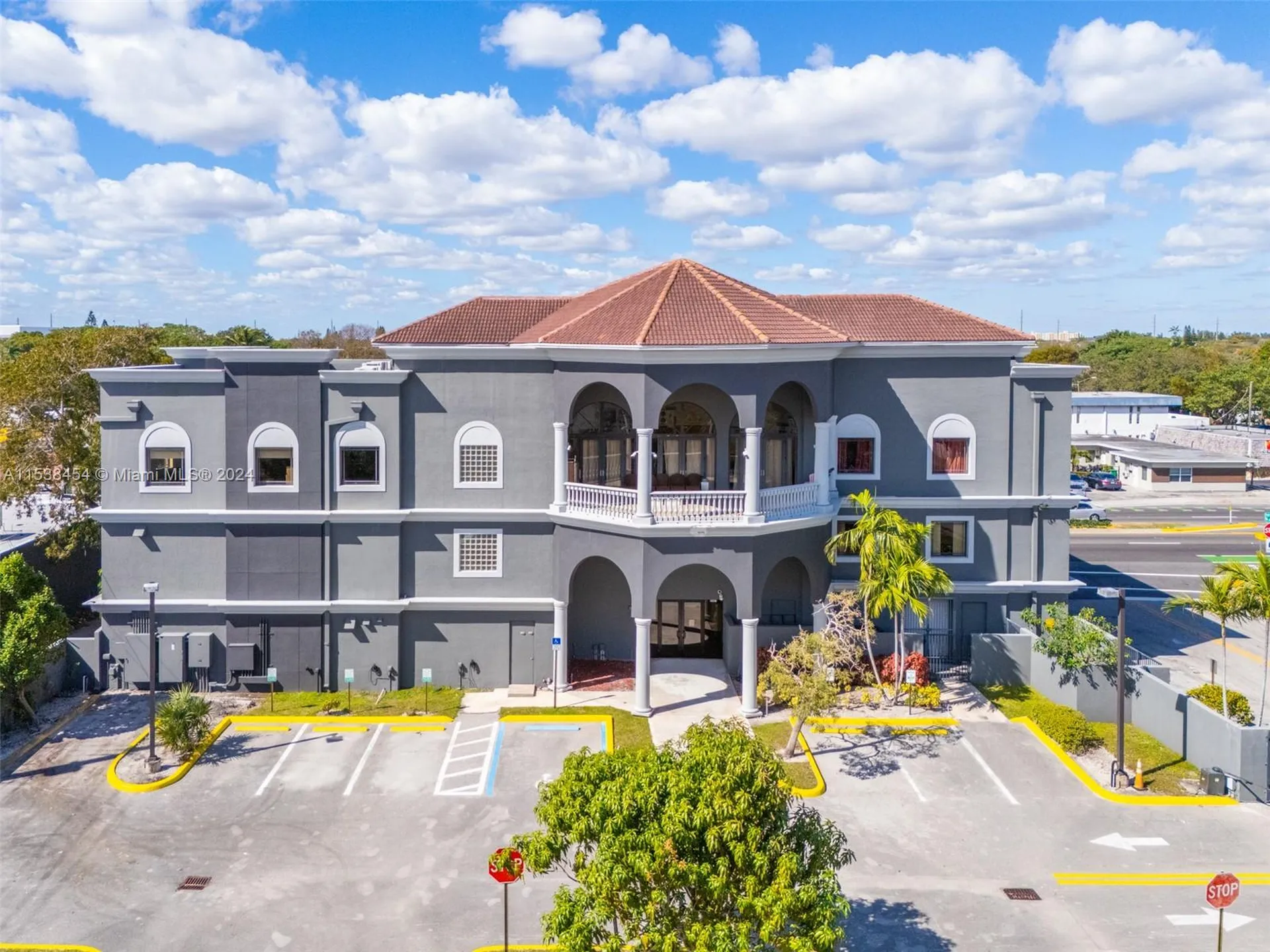 2227 N Federal Highway Hollywood FL 33020