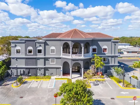 2227 N Federal Highway Hollywood FL 33020