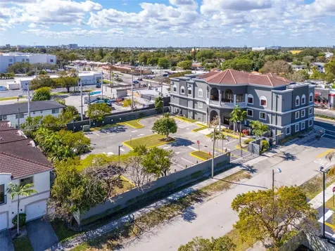 2227 N Federal Highway Hollywood FL 33020