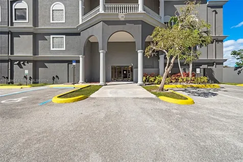 2227 N Federal Highway Hollywood FL 33020