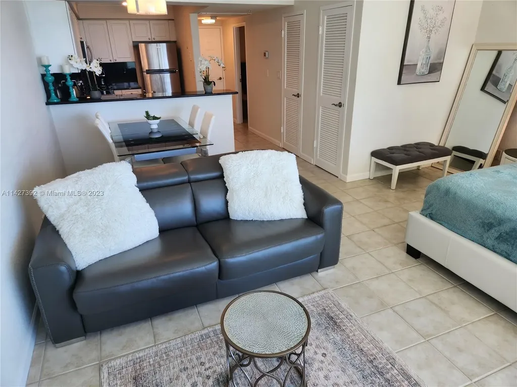 2501 S Ocean Drive Hollywood FL 33019