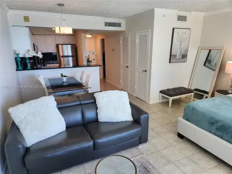 2501 S Ocean Drive Hollywood FL 33019