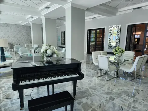 2501 S Ocean Drive Hollywood FL 33019