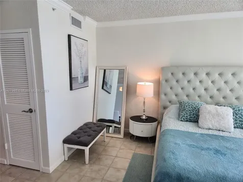 2501 S Ocean Drive Hollywood FL 33019