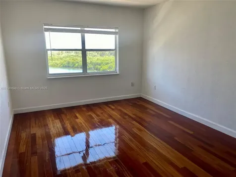 400 Kings Point Drive Sunny Isles Beach FL 33160