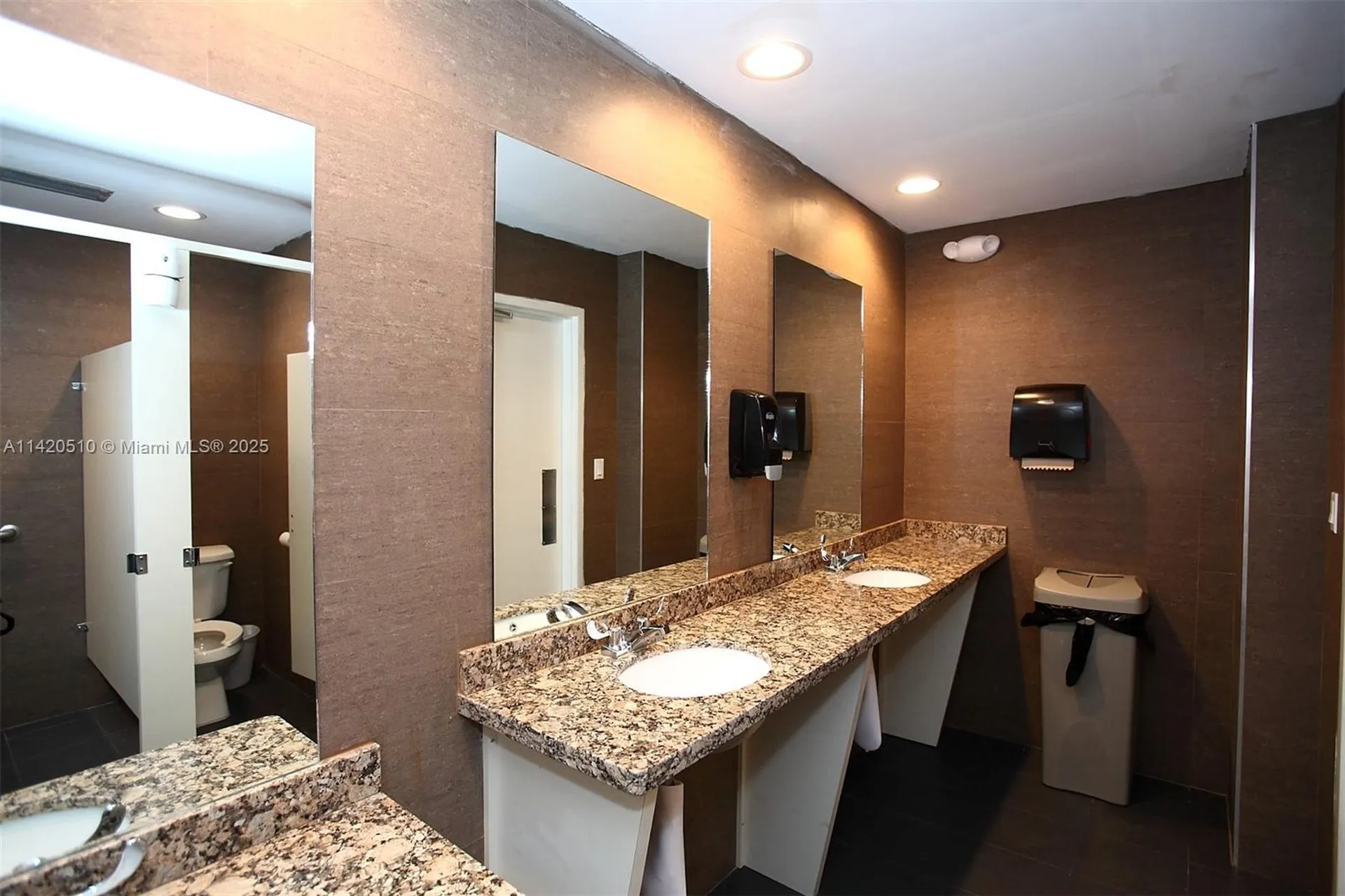1975 E Sunrise Boulevard Fort Lauderdale FL 33304