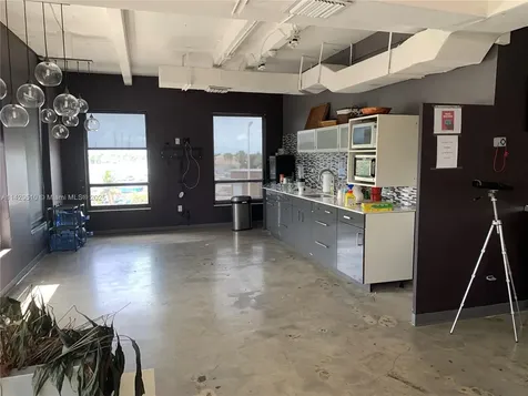 1975 E Sunrise Boulevard Fort Lauderdale FL 33304