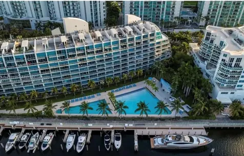 2950 NE 188th Street Aventura FL 33180