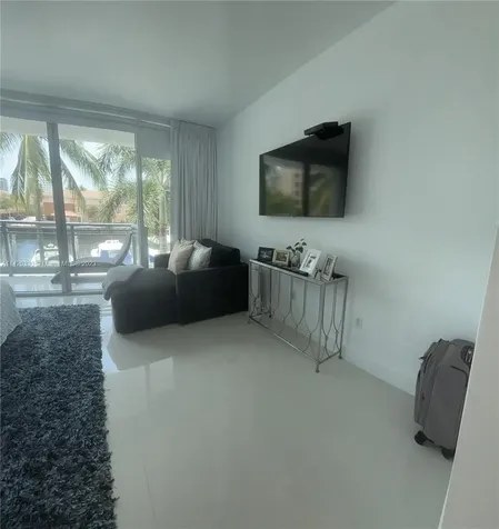 2950 NE 188th Street Aventura FL 33180