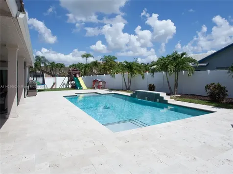 5660 Briarwood Way Davie FL 33331