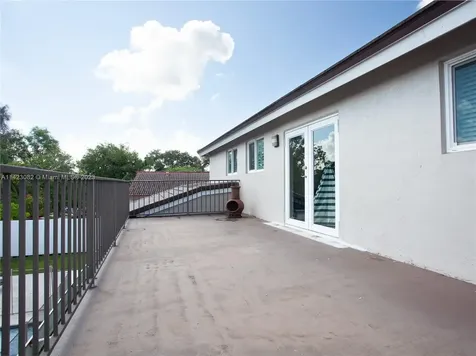 5660 Briarwood Way Davie FL 33331