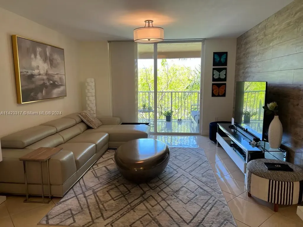 19901 E Country Club Drive Aventura FL 33180
