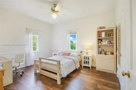 8225 SW 174th Terrace Palmetto Bay FL 33157