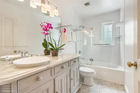 8225 SW 174th Terrace Palmetto Bay FL 33157