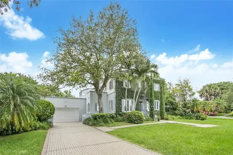 8225 SW 174th Terrace Palmetto Bay FL 33157