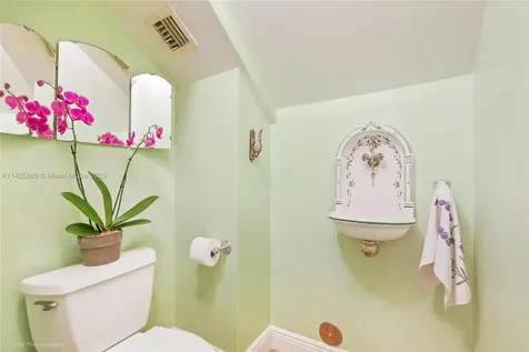 8225 SW 174th Terrace Palmetto Bay FL 33157
