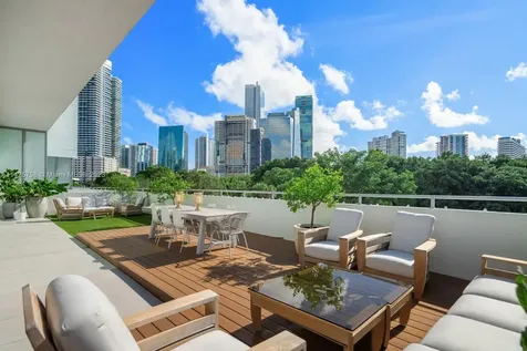 1600 SW 1st Avenue Miami FL 33129