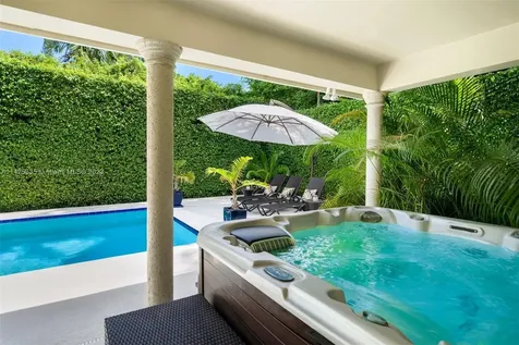 611 Santurce Avenue Coral Gables FL 33143