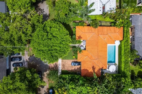 611 Santurce Avenue Coral Gables FL 33143