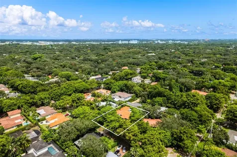611 Santurce Avenue Coral Gables FL 33143