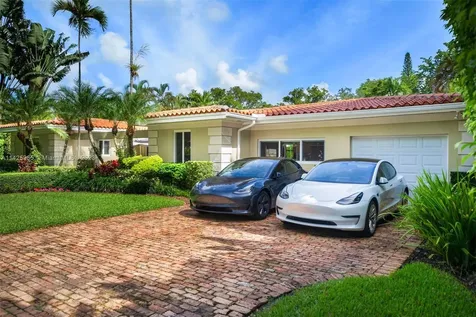 611 Santurce Avenue Coral Gables FL 33143
