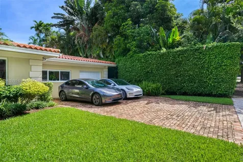 611 Santurce Avenue Coral Gables FL 33143