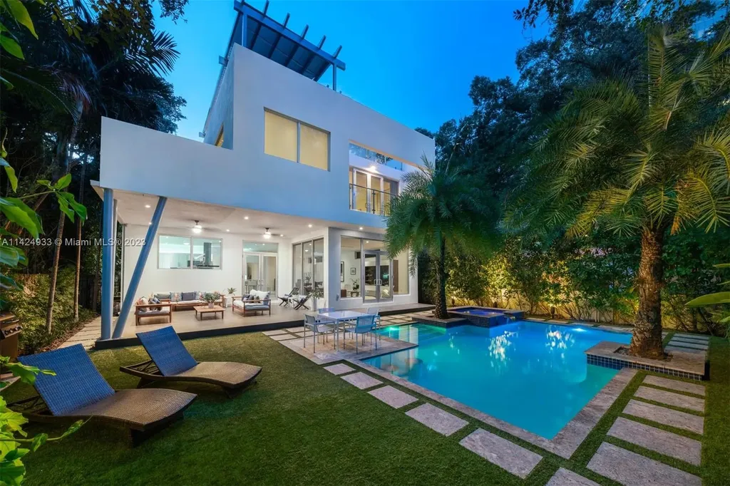 1525 S Miami Avenue Miami FL 33129