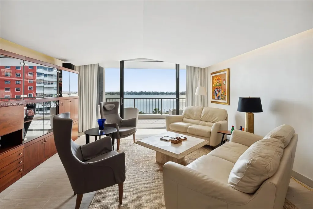1581 Brickell Avenue Miami FL 33129