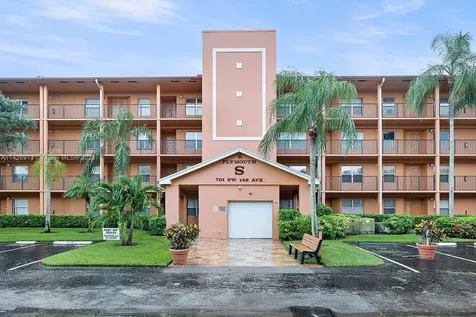 701 SW 142nd Avenue Pembroke Pines FL 33027