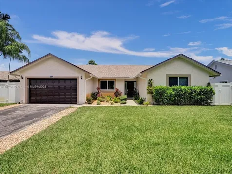 8241 SW 27th Place Davie FL 33328