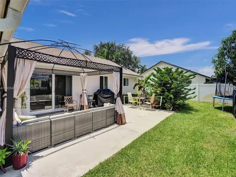 8241 SW 27th Place Davie FL 33328