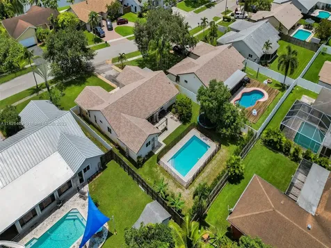 8241 SW 27th Place Davie FL 33328