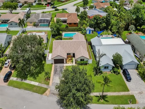 8241 SW 27th Place Davie FL 33328