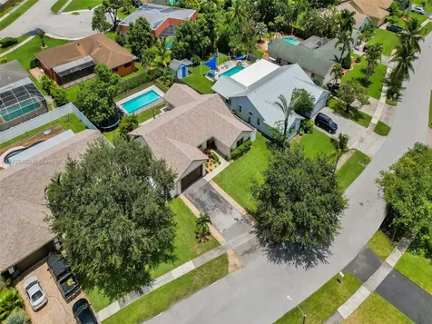 8241 SW 27th Place Davie FL 33328