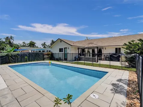 8241 SW 27th Place Davie FL 33328