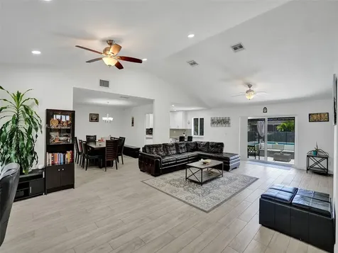 8241 SW 27th Place Davie FL 33328