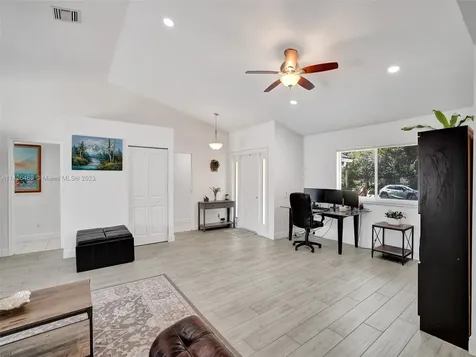 8241 SW 27th Place Davie FL 33328