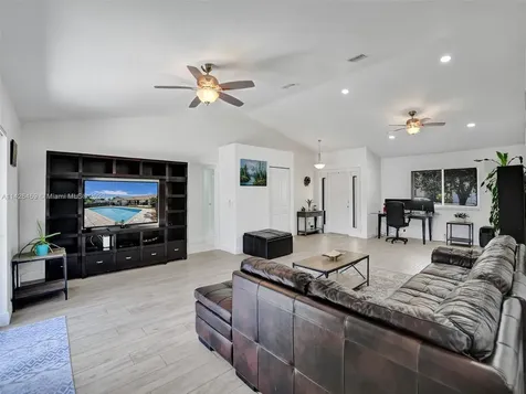 8241 SW 27th Place Davie FL 33328
