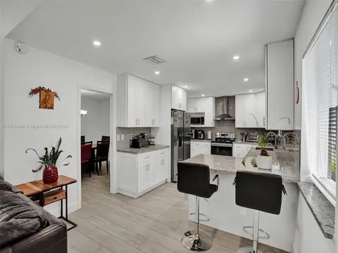 8241 SW 27th Place Davie FL 33328
