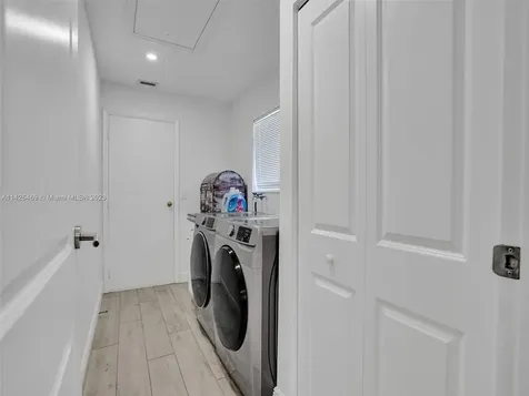 8241 SW 27th Place Davie FL 33328