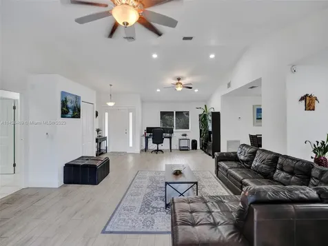 8241 SW 27th Place Davie FL 33328