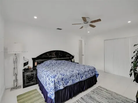 8241 SW 27th Place Davie FL 33328