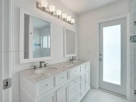 8241 SW 27th Place Davie FL 33328