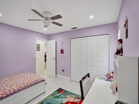 8241 SW 27th Place Davie FL 33328