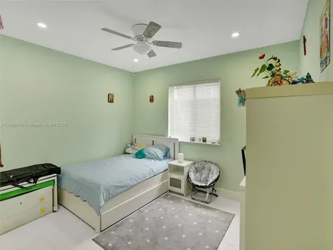 8241 SW 27th Place Davie FL 33328