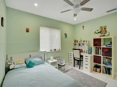 8241 SW 27th Place Davie FL 33328