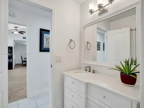 8241 SW 27th Place Davie FL 33328