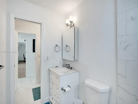 8241 SW 27th Place Davie FL 33328