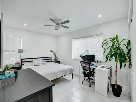 8241 SW 27th Place Davie FL 33328