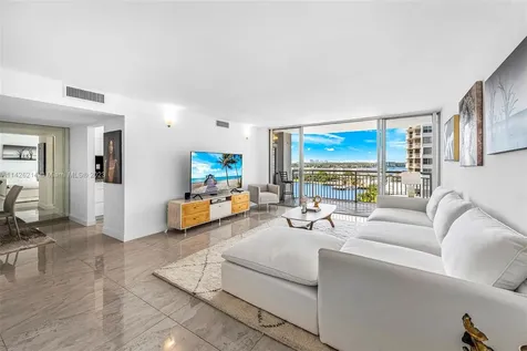 18071 Biscayne Boulevard Aventura FL 33160